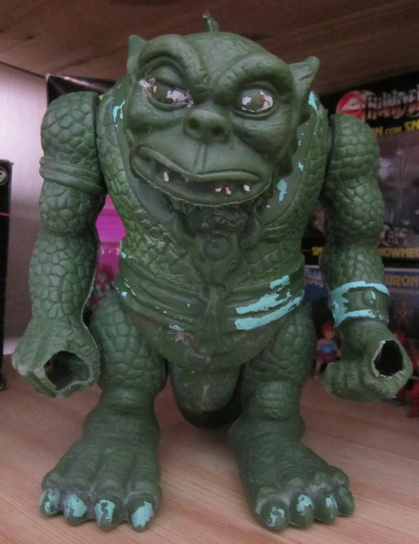 Jumbo Slythe. Scaled up well beyond the LJN original.