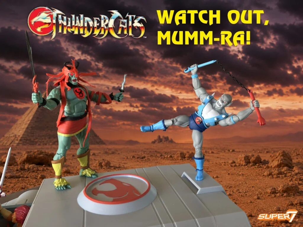 Toy Color Panthro facing off against Slithe on the ThunderTank claw