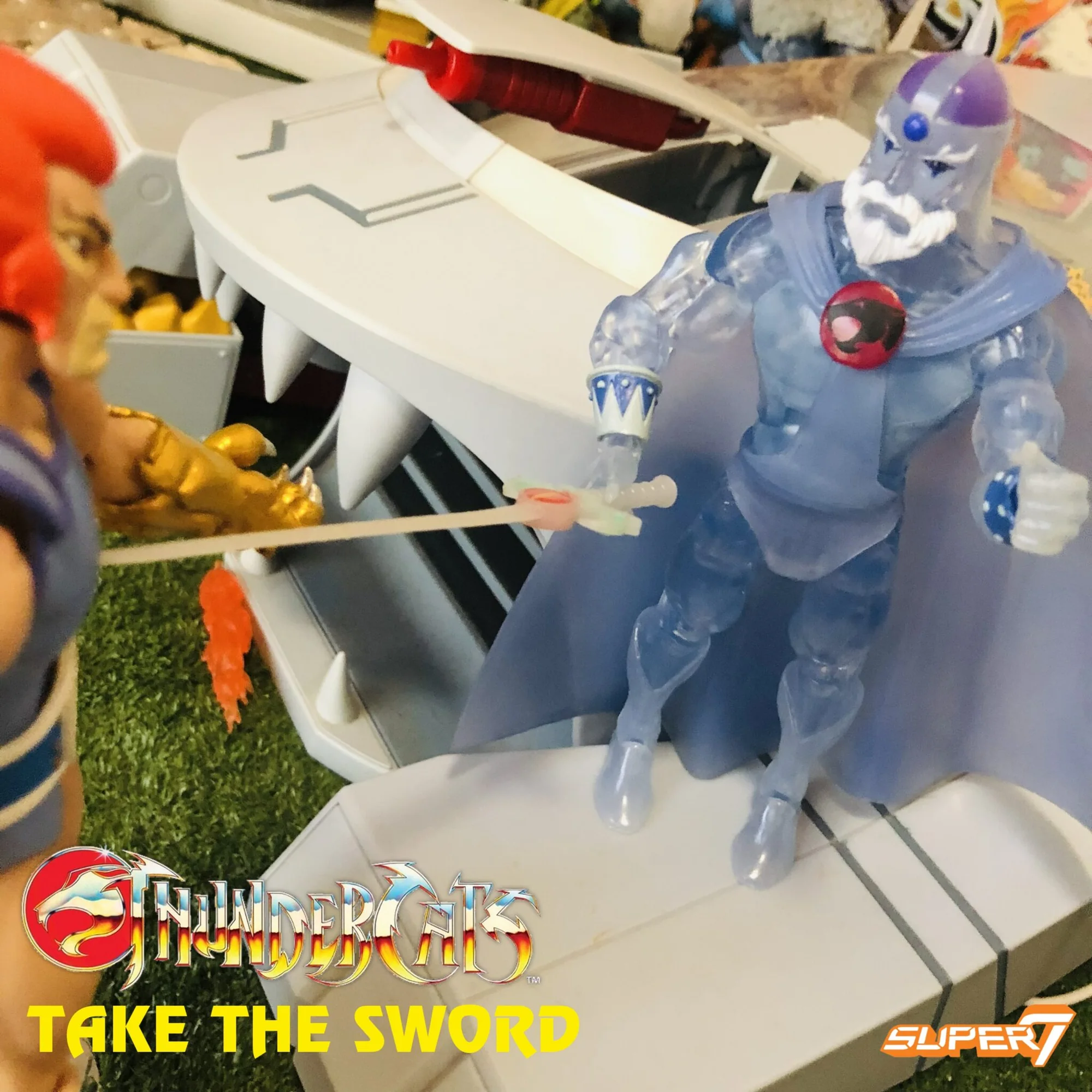 Ghost Jaga DELUXE holding the Sword of Omens